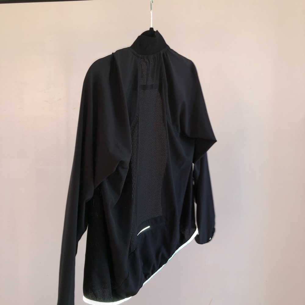 Black MPG workout jacket - Picture 3 of 5